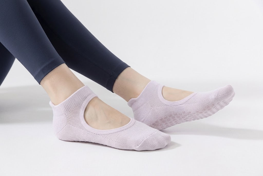 Do You Need Grip Socks for Yoga? Benefits, Fit & Care Guide