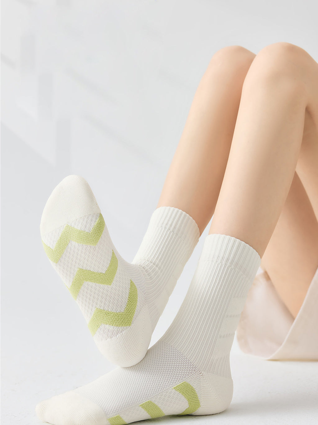 Flexvibe Women Mid-Calf Sports Socks Terry Thick Cushion Shock Absorbing for Cycling Running