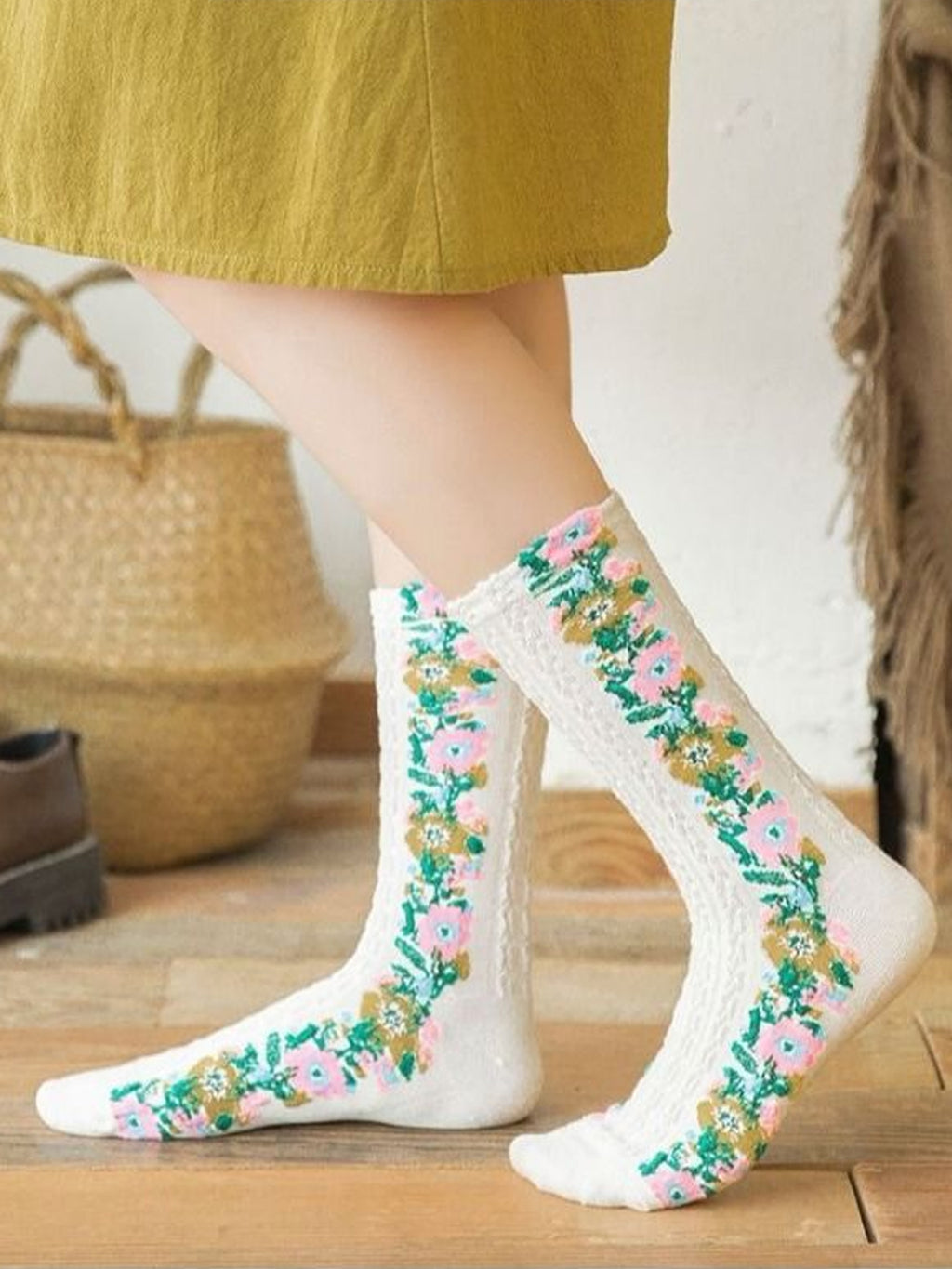 Vintage Women Mid-Calf Socks, Japanese Jacquard Floral Slouch Socks for Autumn Winter - Flexvibe product image 2