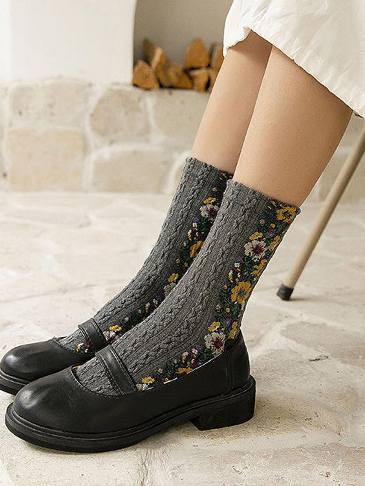Vintage Women Mid-Calf Socks, Japanese Jacquard Floral Slouch Socks for Autumn Winter - Flexvibe product image 6